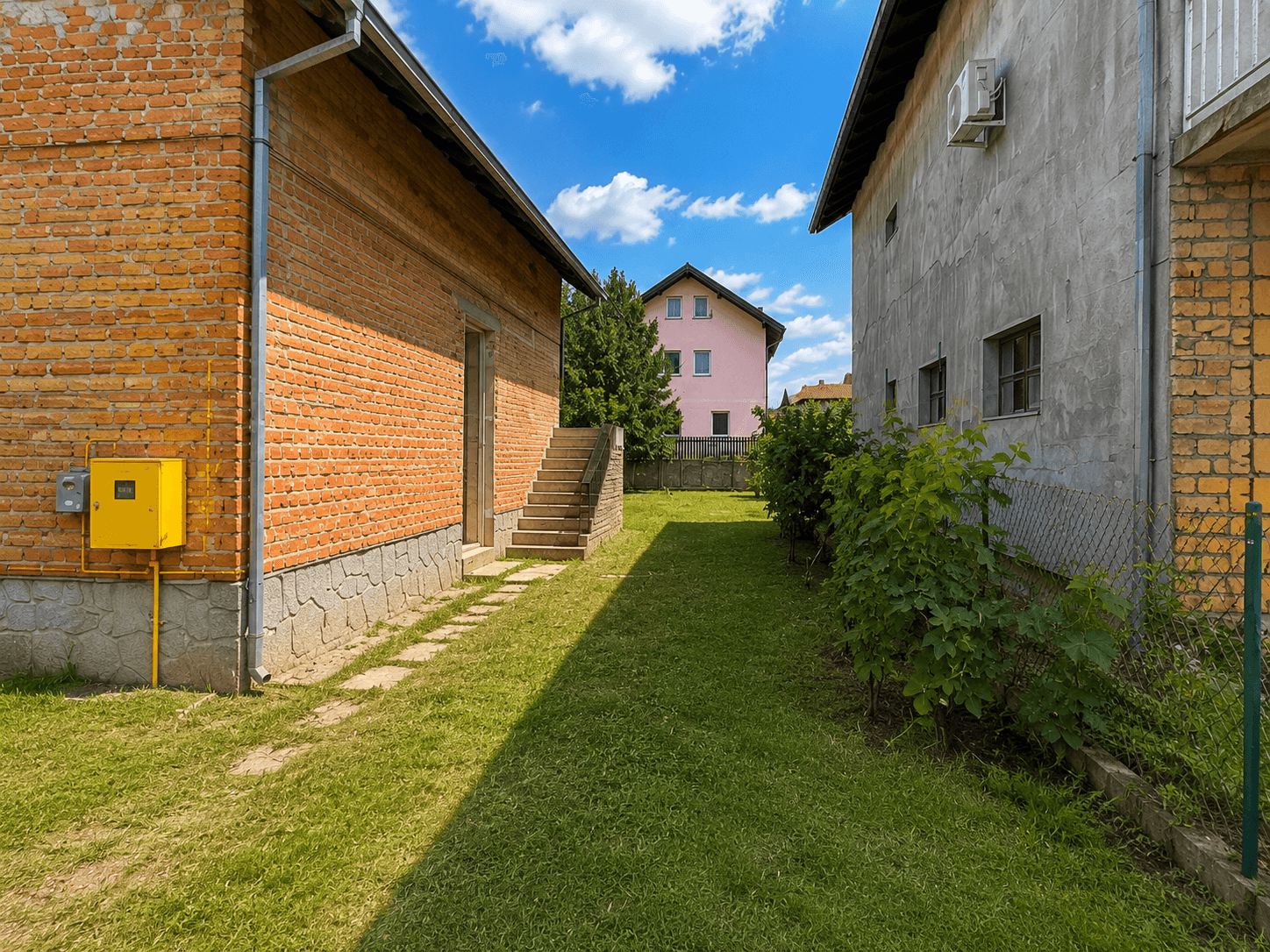 Plac i bočni prilaz